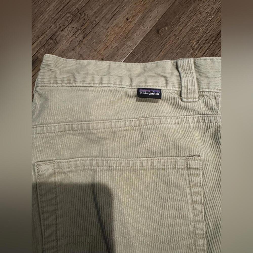 Patagonia Classic Corduroy Khaki Pants Sz 34x28 EUC - Picture 5 of 7